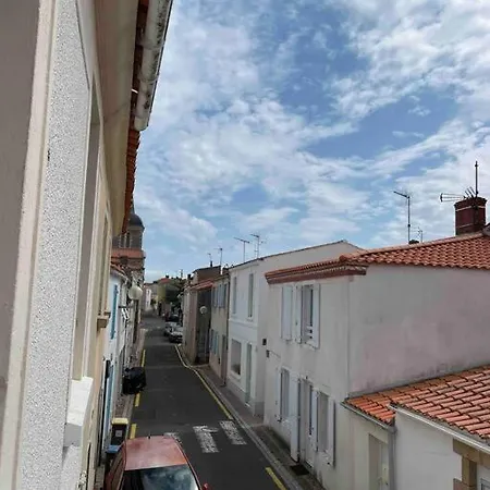 Maison Proche Plages, Port Et Tous Commerces